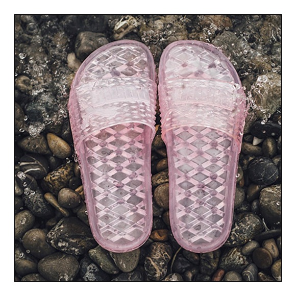 Fenty X Puma Rihanna Prism Pink Jelly Slides - Picture 3 of 4